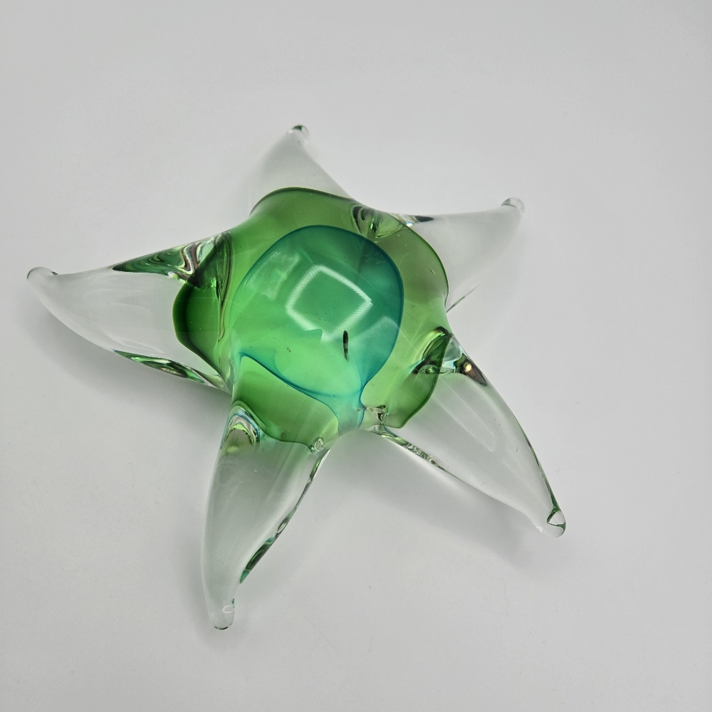 Hand Blown Starfish Glass Paperweight Green Clear Thick Heavy 2.6lb - Picture 2 of 16